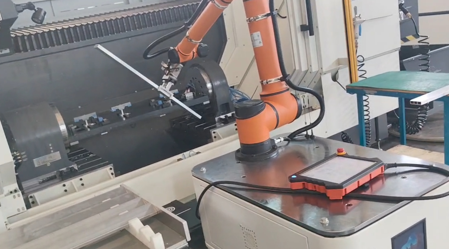 Cải thiện hiệu quả và an toàn: Robot chuyển nhượng thông minh của máy mì thúc đẩy trí thông minh của ngành công nghiệp thực phẩm